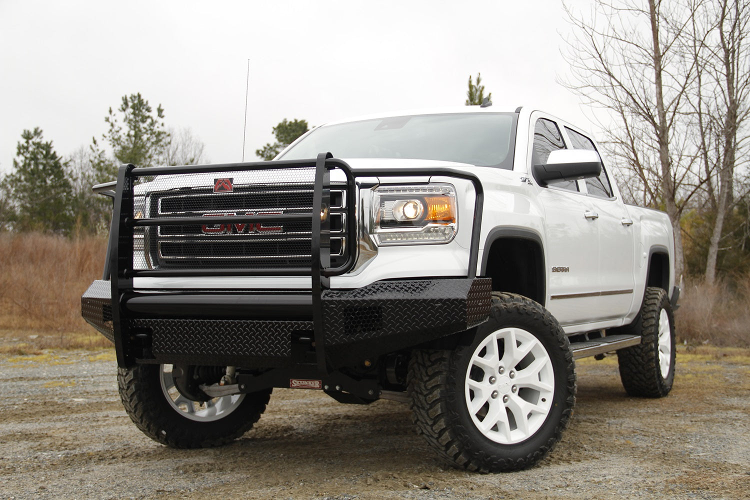 Fab Fours GM07-K2160-1 GMC Sierra 1500 2007-2013 Black Steel Front Bumper Full Guard - BumpeStock