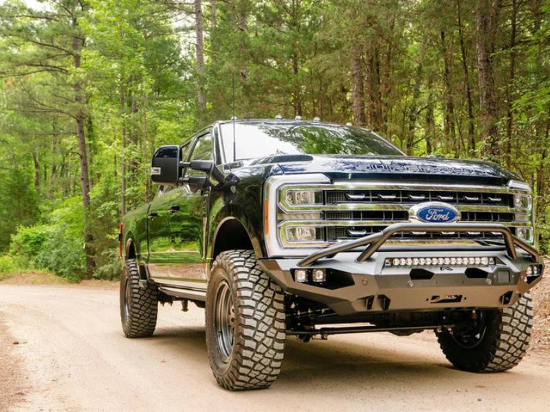Fab Fours CS16-X4852-1 Chevy Silverado 1500 2016-2018 Matrix Front Bumper Winch Ready Pre-Runner Guard