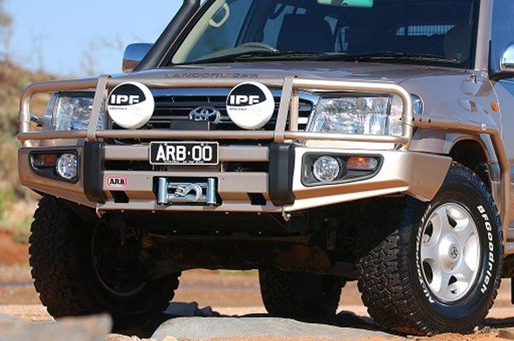 ARB 3413050 Toyota Land Cruiser 1998-2002 Deluxe Front Bumper 100 Series Winch Ready with Grille Guard, Black Powder Coat Finish-BumperStock