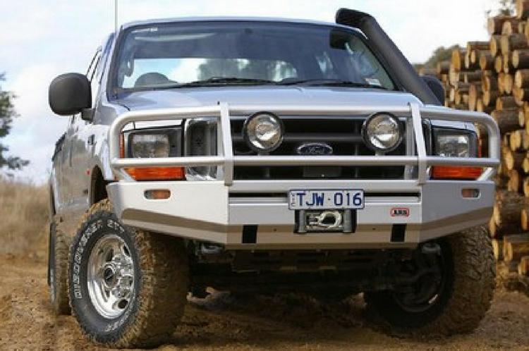 ARB 3436040 Ford F250/F350 Superduty 2005-2007 Deluxe Front Bumper Winch Ready with Grille Guard, Black Powder Coat Finish-BumperStock