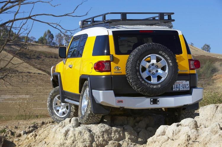ARB 5620010 Toyota FJ Cruiser 2007-2014 Rear Bumper Black Powder Coat Finish-BumperStock