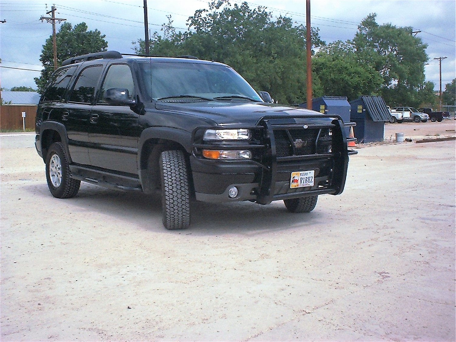 thumbnail image 2 of GrilleAdz® Quilted Winter Front For 1994-1999 Chevy & 2000 GMC 2500 Pickup – QWF-900-3 (Vinyl, Snap Studs) 2 of 5