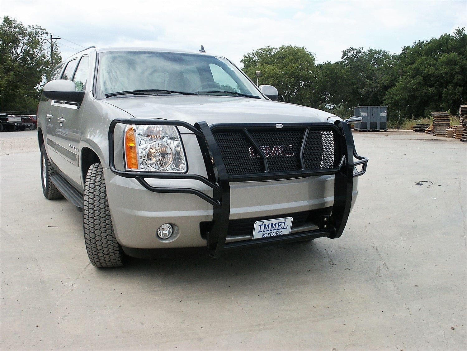 Frontier 200-30-7004 2007-2013 GMC Yukon XL 2500 Grille Guard - BumperStock