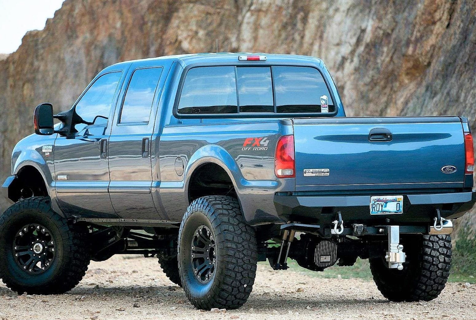 Set Of 2 Front Bumper Brackets For 1999-2007 Ford E-350 Super Duty – Evan-Fischer Direct Replacement
